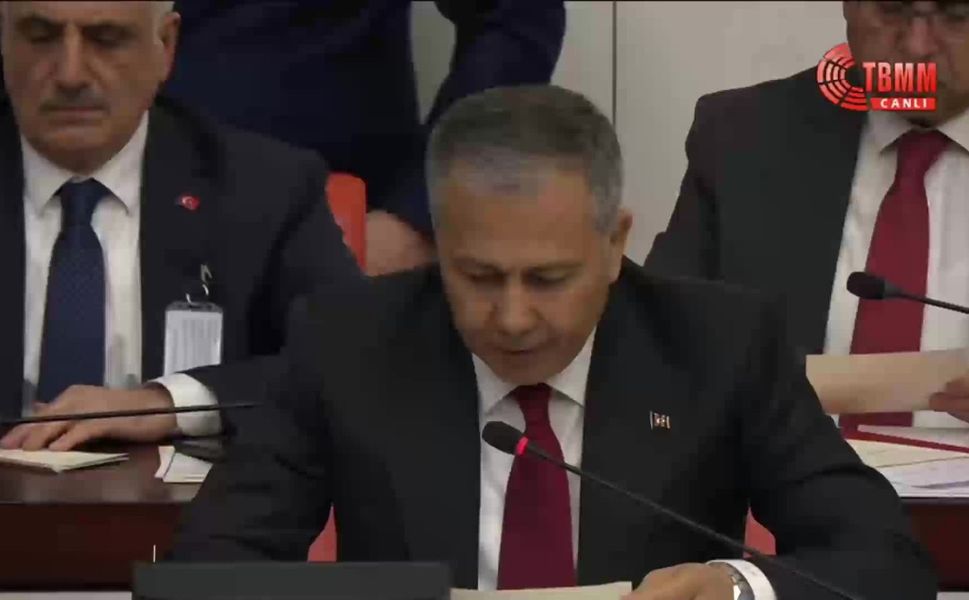 YERLİKAYA VE CHP'LİLER ARASINDA 5 BİN POLİS TARTIŞMASI