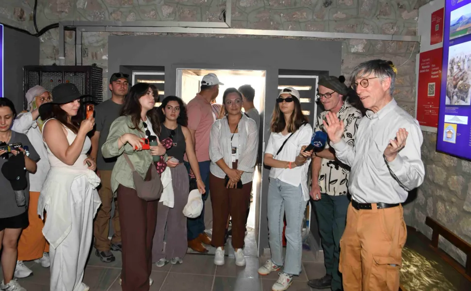 ANKARA'DA BELEDİYE'DEN GENÇLERE ANTİK GORDION KENTİ GEZİSİ