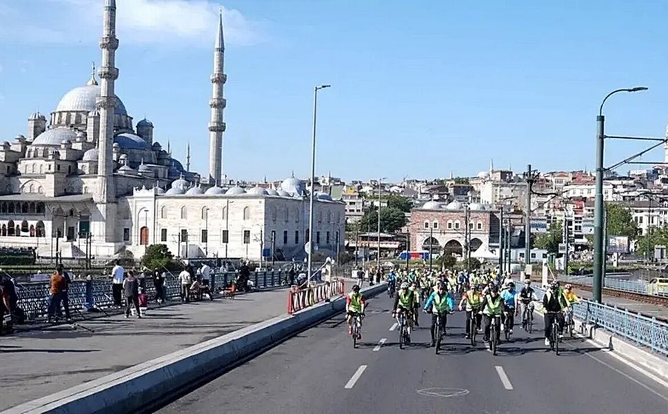 PAZAR GÜNÜ İSTANBUL'DA BAZI YOLLAR TRAFİĞE KAPALI