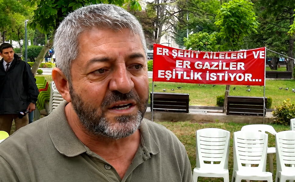GAZİLER POLİS MÜDAHALESİYLE GÜVENPARK'TAN ÇIKARILDI!