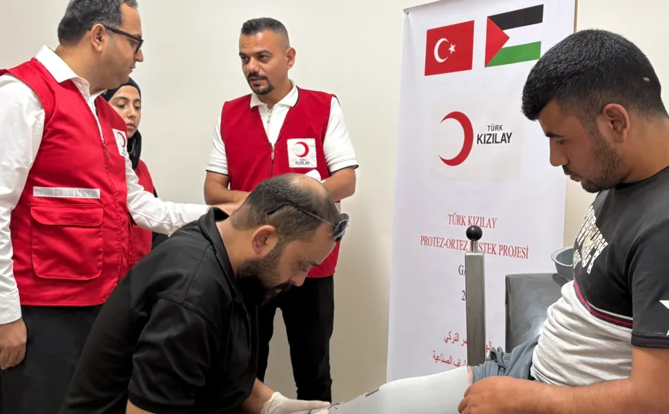 KIZILAY'DAN GAZZE'DE PROTEZ DESTEK PROJESİ