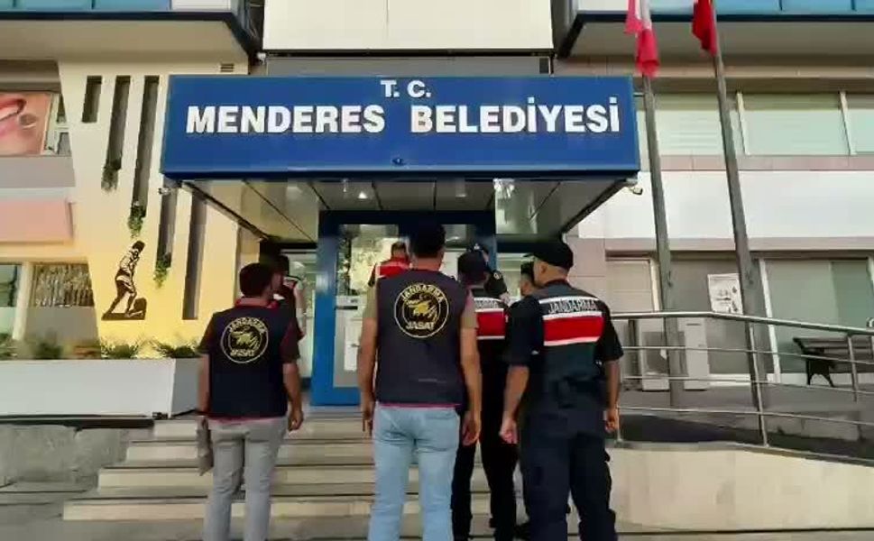 MENDERES BELEDİYE BAŞKANI İLKAY ÇİÇEK 13 KİŞİYLE GÖZALTINDA