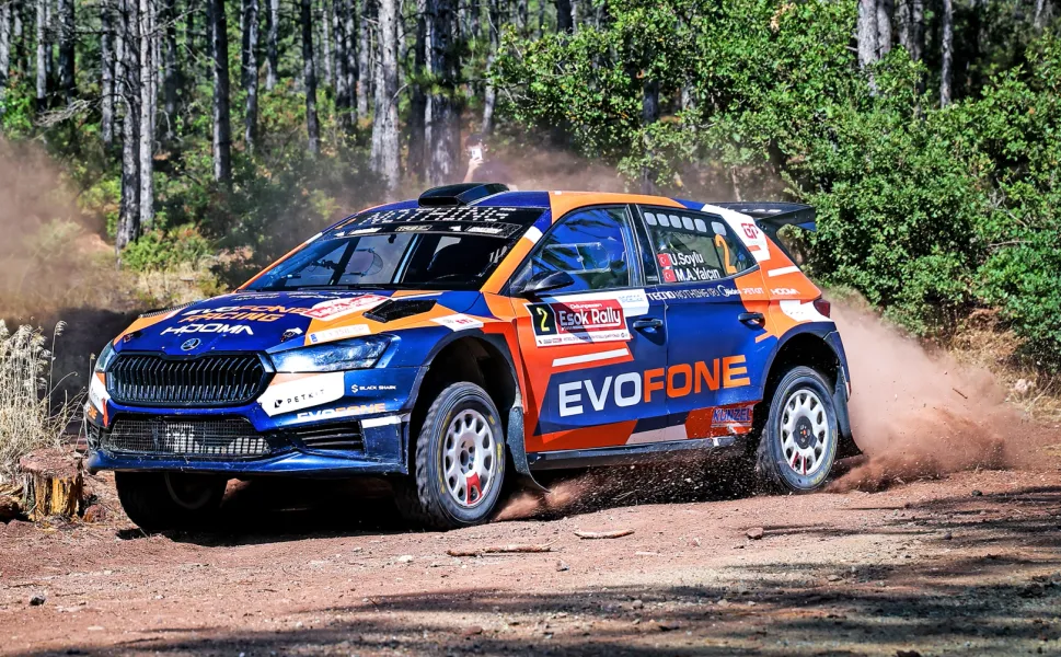 ESKİŞEHİR RALLİSİ TOZU DUMANA KATTI